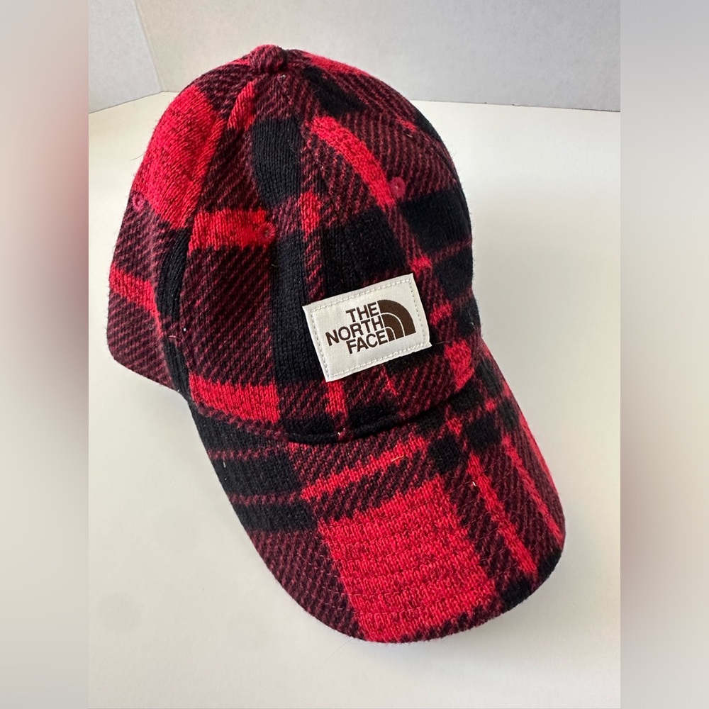 The North Face Red and Black Plaid Hat - Picture 1 of 3